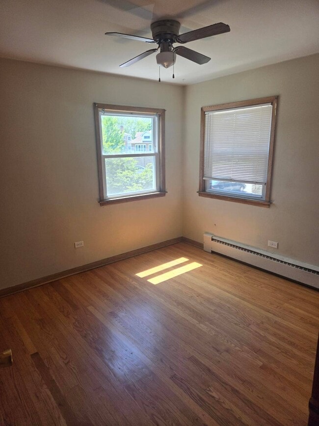 Foto del edificio - 5757 N Elston Ave