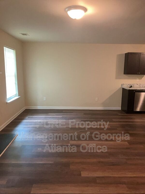 Building Photo - 160 Pine Ridge Rd