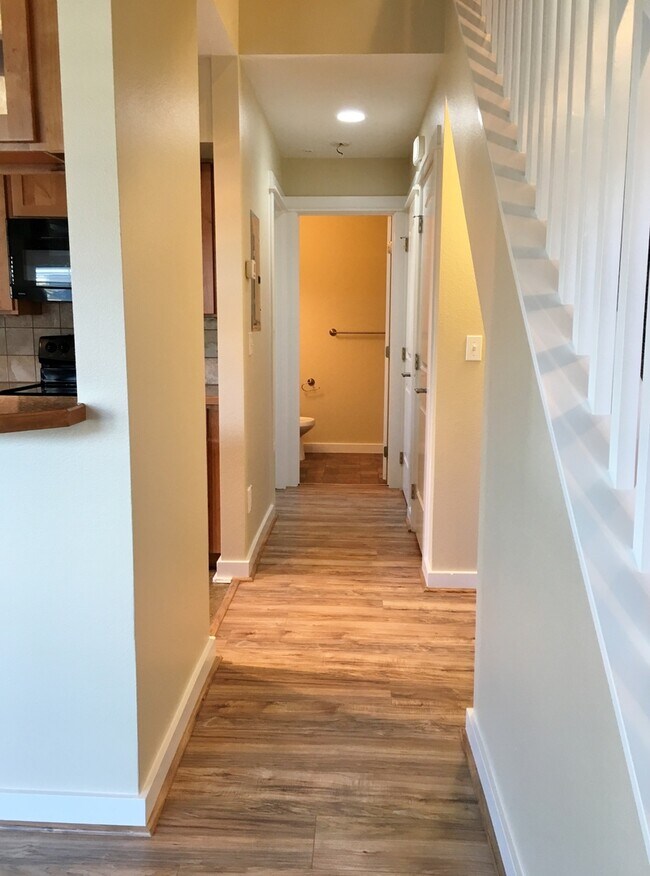 Foto del edificio - Adorable 2bd 2ba condo in the Charter Poin...
