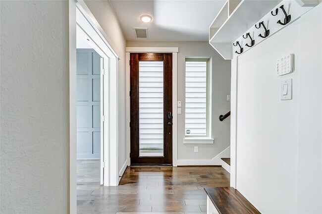 Foto del edificio - 12523 Holly Blue Ln