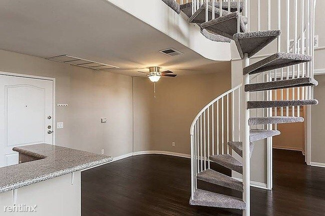 Building Photo - 6925 Kittyhawk Ave