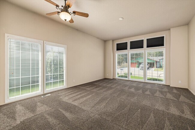 Foto del edificio - 2168 N Glennfield Way