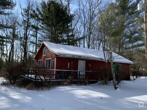 Building Photo - 220 Cottage Ln