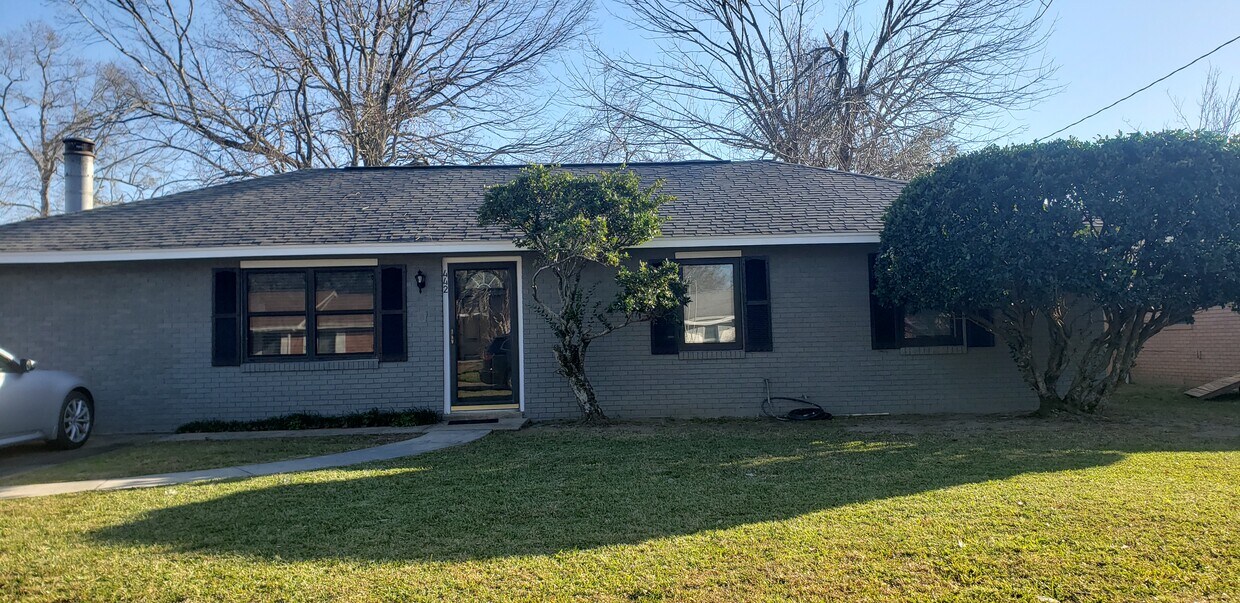 Primary Photo - 442 McGuire Cir