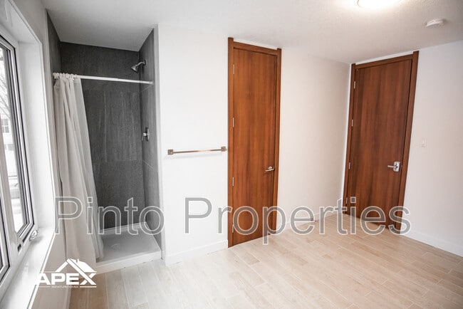 Building Photo - 10749-10786 86 Ave NW