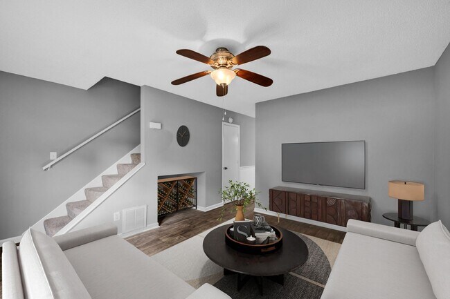 Building Photo - 2632 White Oak Ln