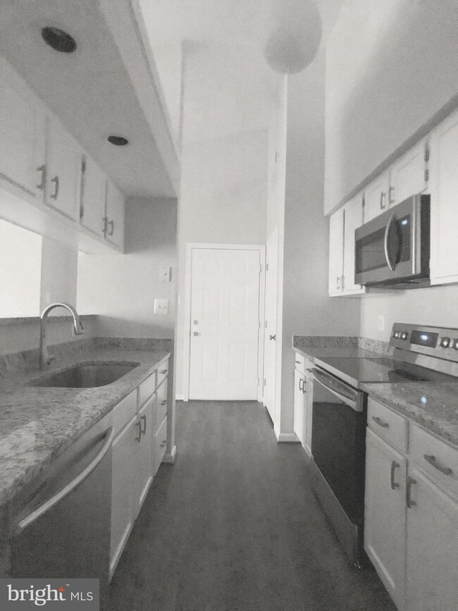 Foto del edificio - 13103 Briarcliff Terrace