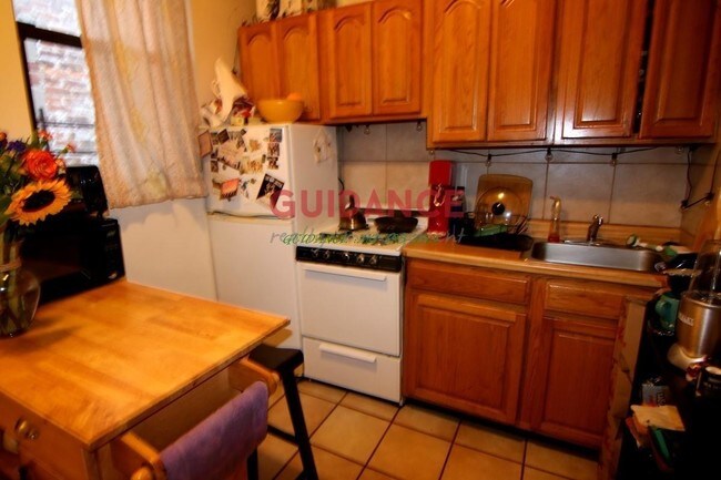 Foto del edificio - 172 W 81st St