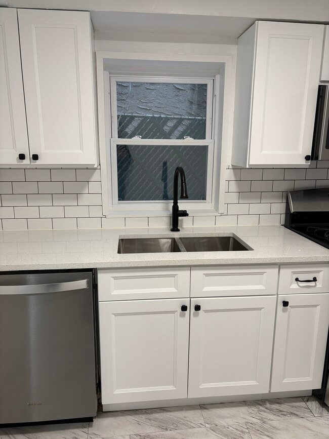 Building Photo - 64-15-115 108th St