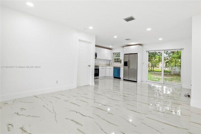 Foto del edificio - 1465 NW 192nd Ter