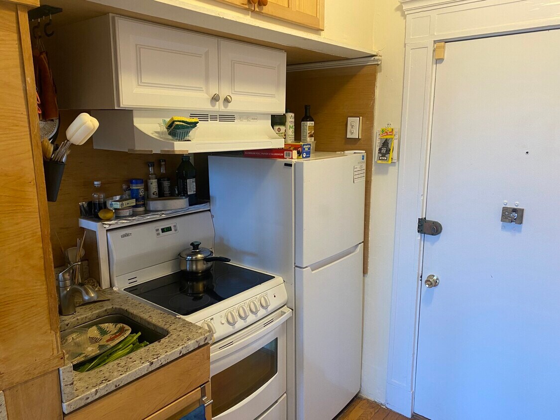 Primary Photo - 521 Beacon St