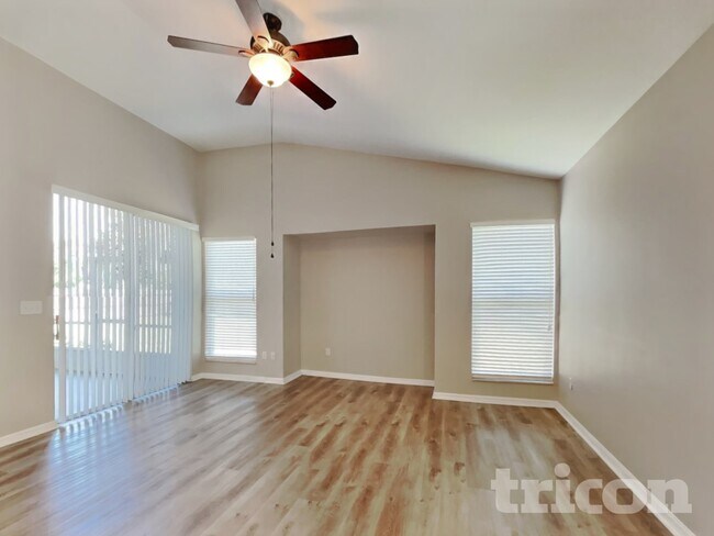 Foto del edificio - 1614 Sand Hollow Ln