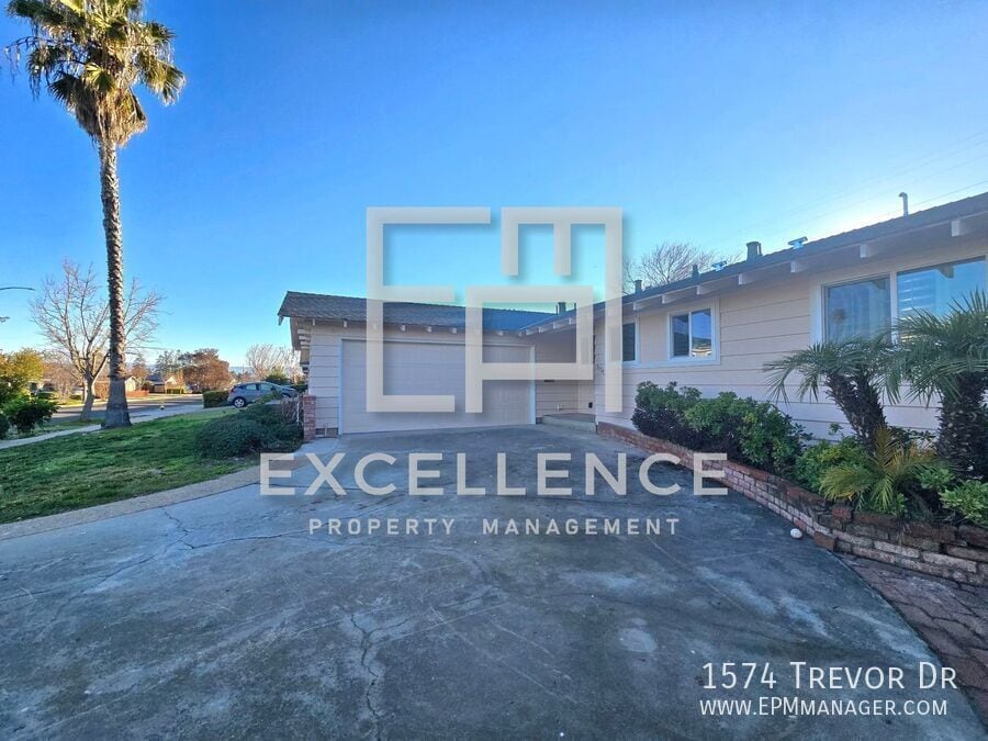 Photo - 1574 Trevor Dr-