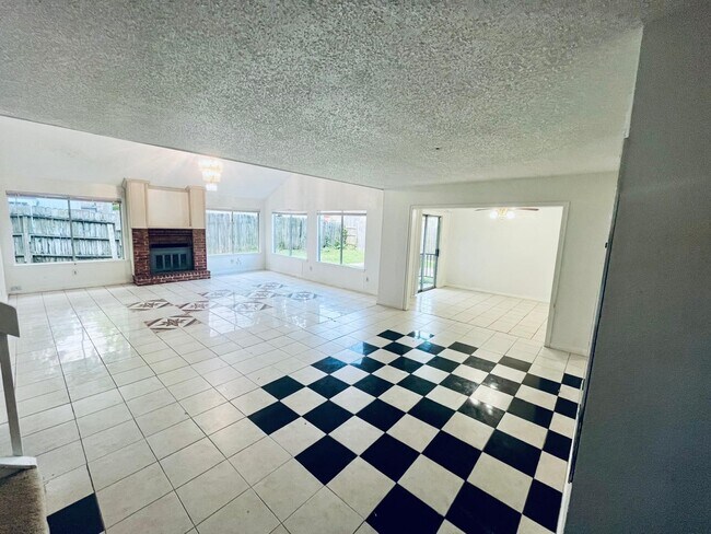 Foto del edificio - 12915 Ashford Knoll Dr