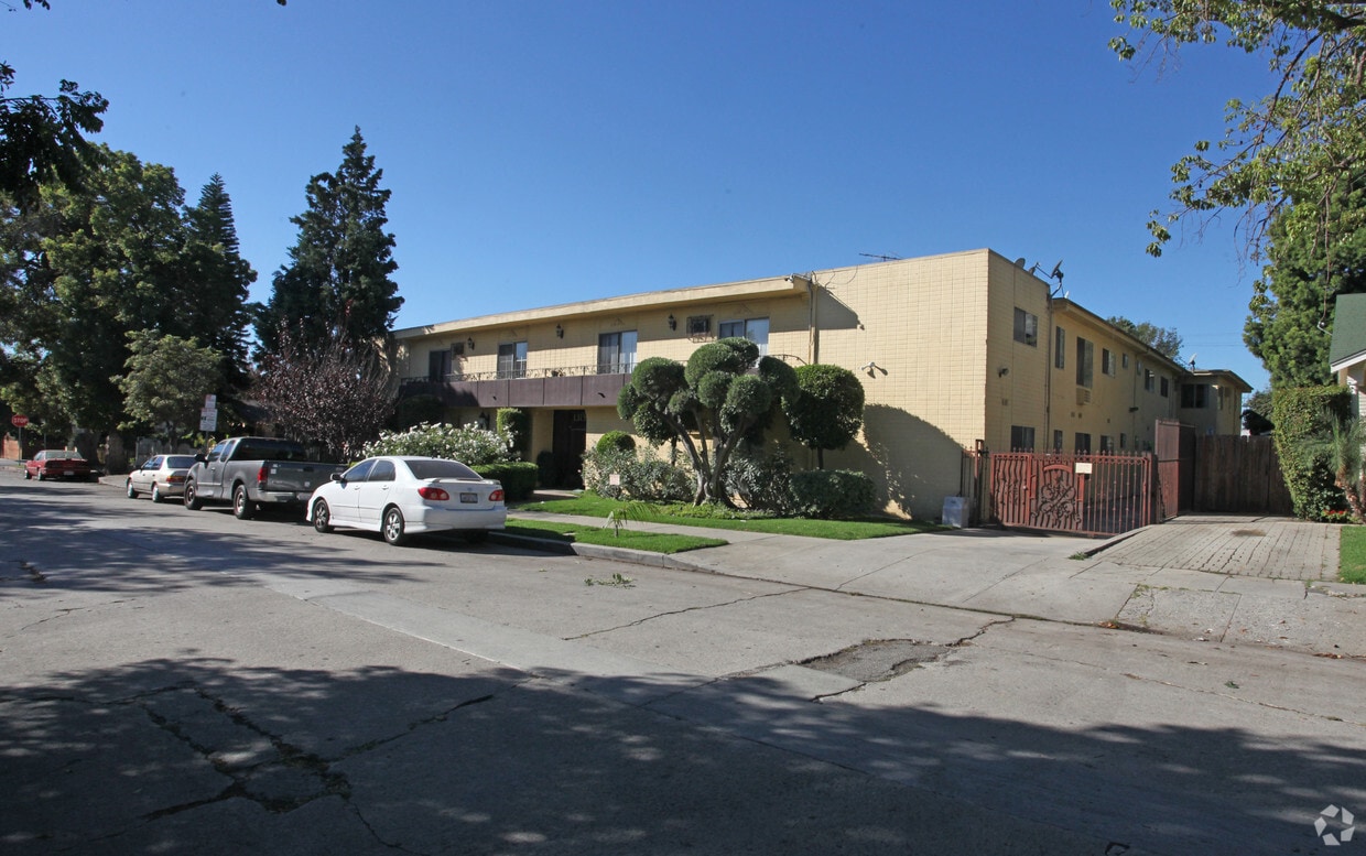 1315 N June St, Los Angeles, CA 90028 Apartments Los Angeles, CA