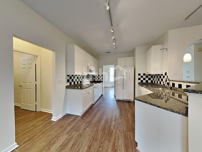 Foto del edificio - 121 Sandy Ln