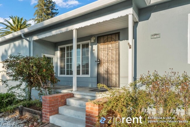 Foto del edificio - 3 br, 1 bath House - 25842 Bryn Mawr Ave, ...