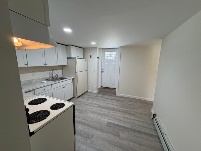 Foto del edificio - 32 Forest Rd