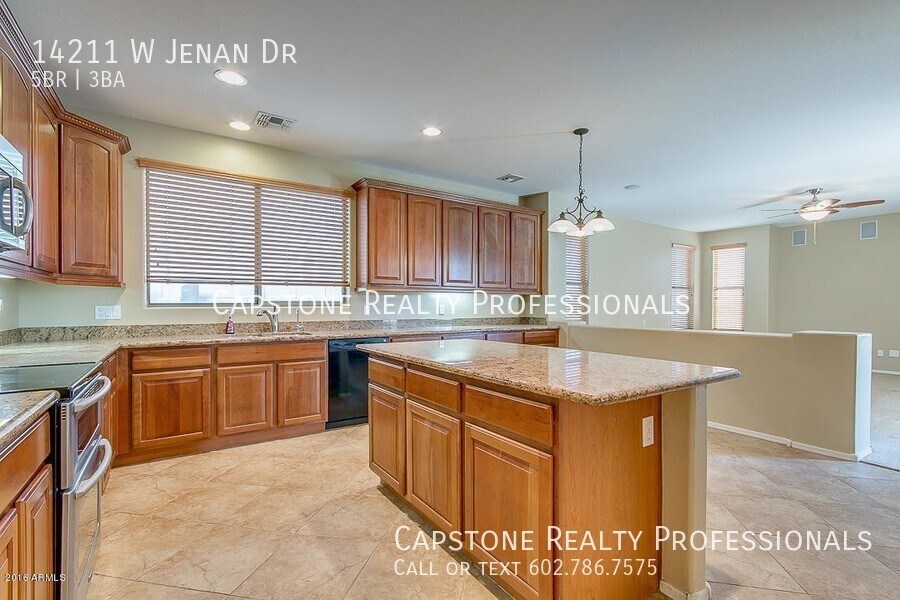 5 Bedroom 3 bath home in Surprise... House for Rent in