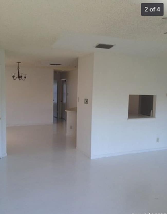 Building Photo - 9631 Bratton Dr