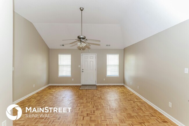 Foto del edificio - 9878 Tremont Dr