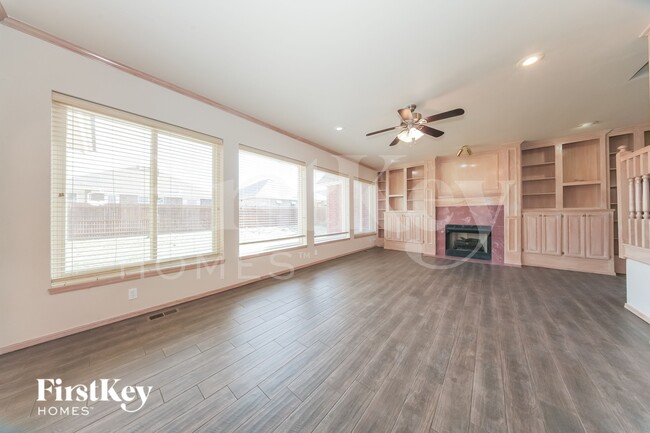 Building Photo - 1216 Pine Valley