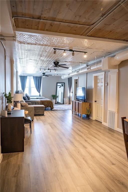 Foto del edificio - 4304 S Main St