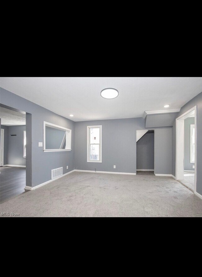 Foto del edificio - 7815 Jeffries Ave