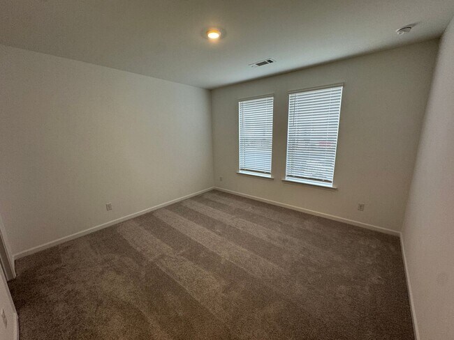 Foto del edificio - Beautiful 4 bed 3.5 Bath Home in Heart of Lawrenceville!