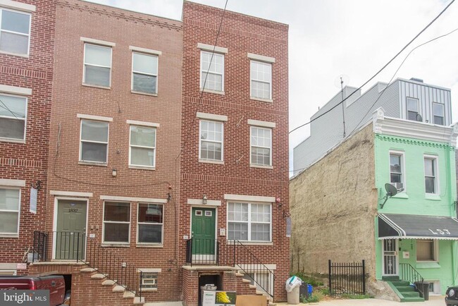 Building Photo - 1835 Willington St