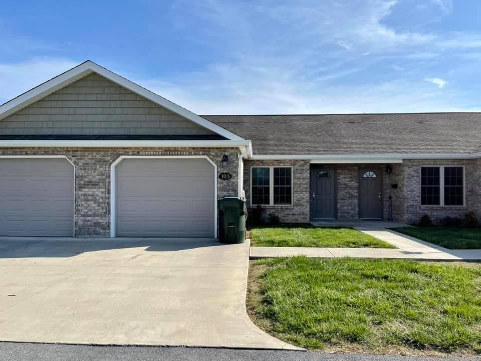 1168 Suncrest Dr, Johnson City, TN 37615 Townhome Rentals in Johnson