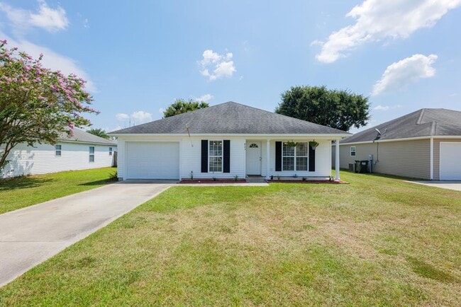 Building Photo - 3 Bedroom/2 Bath home in Mulberry Place Su...