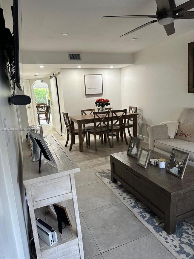 Foto del edificio - 13447 SW 154th St
