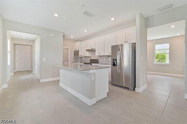 Foto del edificio - 42218 Edgewater Dr