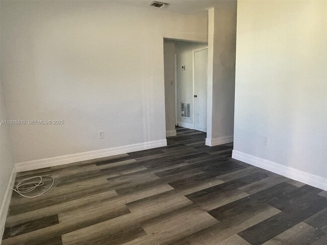 Foto del edificio - 2247 Simms St