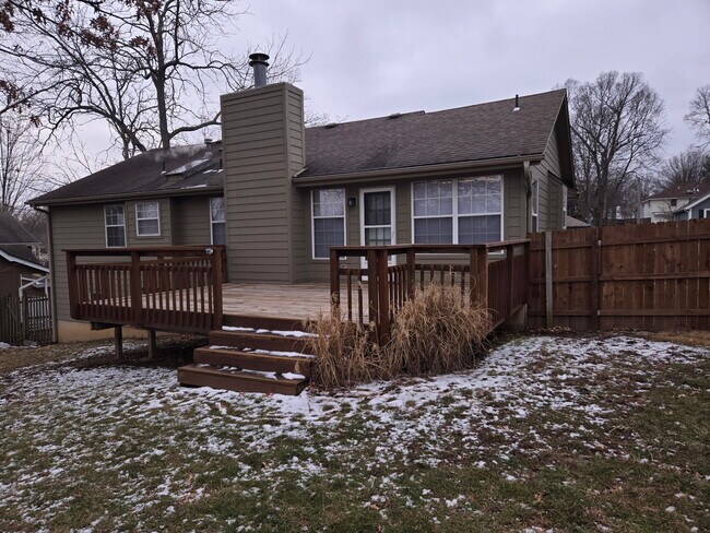 Building Photo - 1517 NE Auburn Dr