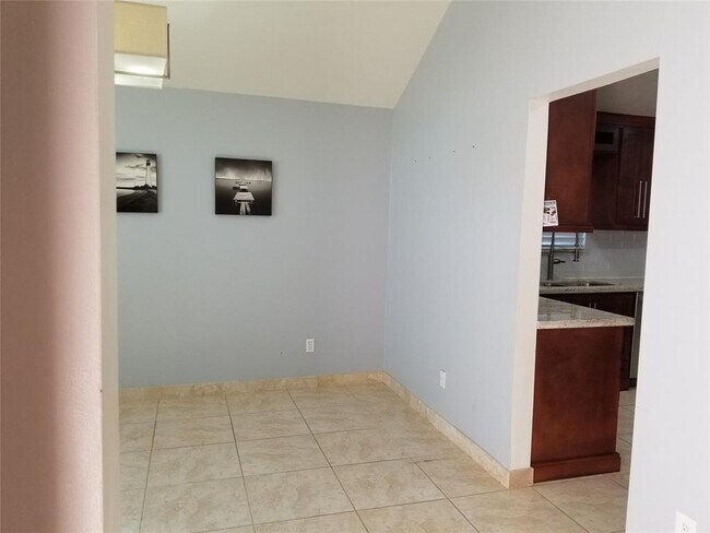 Building Photo - 10434 N Fallen Bough Dr