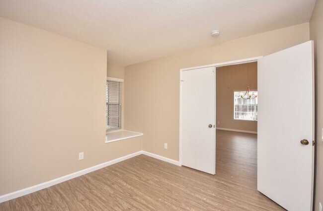 Foto del edificio - Lovely Single Level Home 4BR/2BTH Located ...