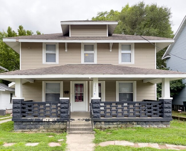 Building Photo - PRELEASING for AUGUST! Close to Campus: Washer and Dryer Included