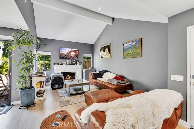 Foto del edificio - 24535 Sutton Ln