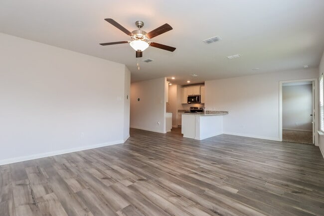 Building Photo - 143 Drifter Dr