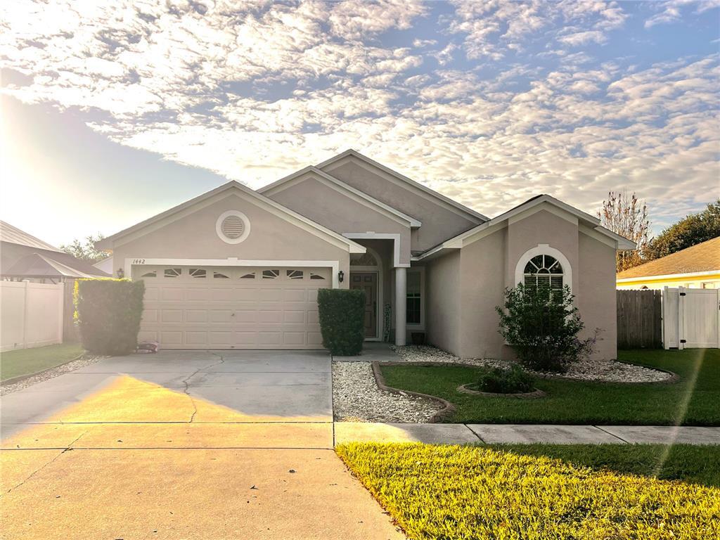 Foto principal - 1442 Lake Shore Ranch Dr
