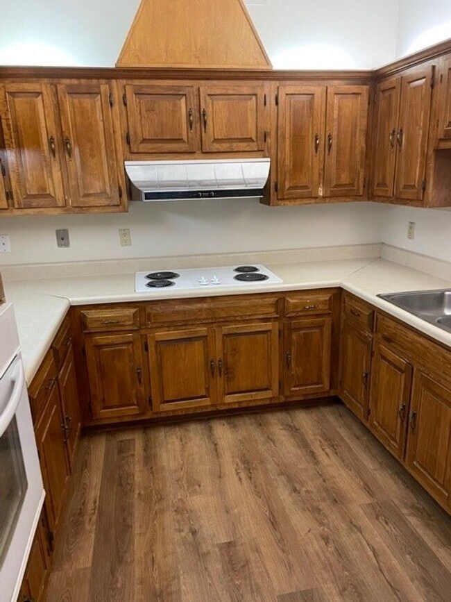 Foto del edificio - **PRICE IMPROVEMENT**103 Arbor Gate: 2BD, ...