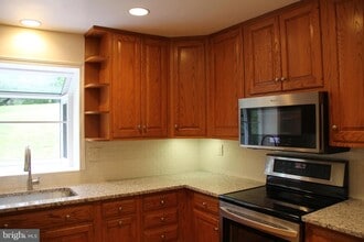 Building Photo - 1103 Delf Dr