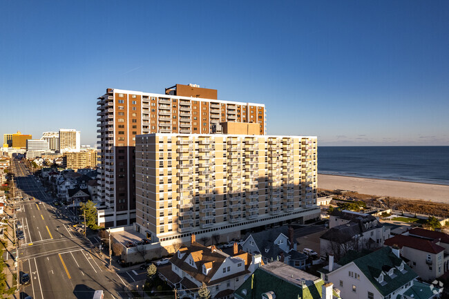 Building Photo - Plaza Condominium Associates