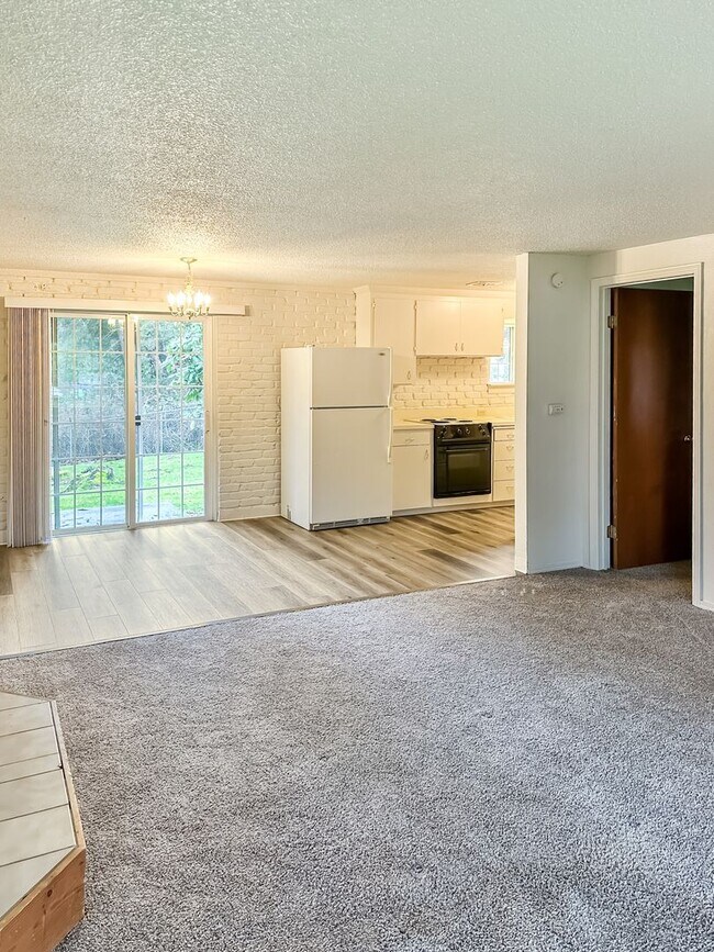 Foto del edificio - 10312-14 13th St Ct E