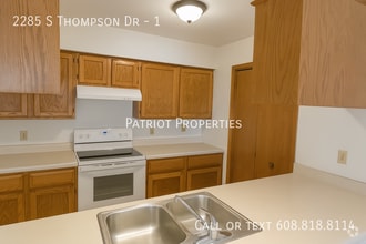 Building Photo - 2285 S Thompson Dr
