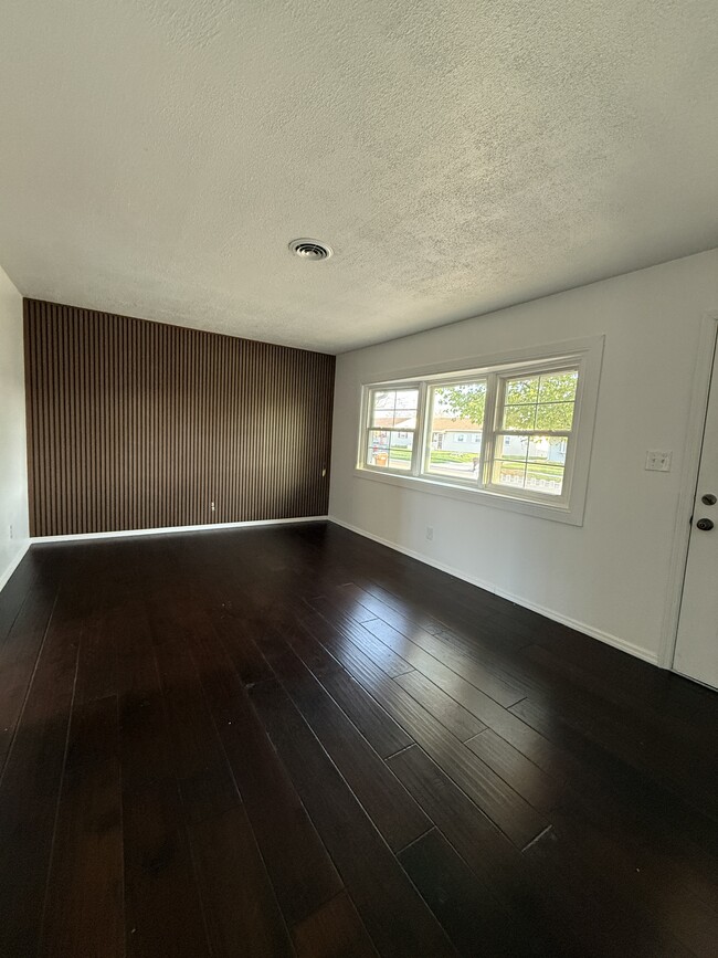 Photo - 2600 Bingham Ave House