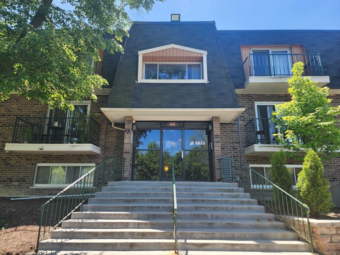 3855 N Parkway Dr Unit 2C, Northbrook, IL 60062 Condo for Rent in