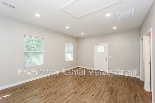 Building Photo - 94 Arnco 2nd St